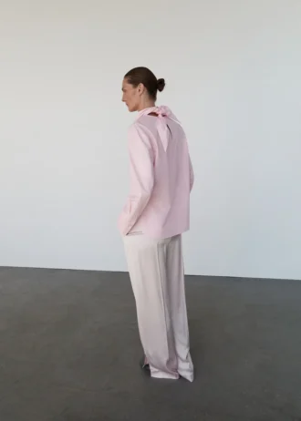 Pantalon en satin avec ouvertures latérales