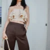 Pantalon en satin avec rayures contrastées Pantalon en satin avec rayures contrastées