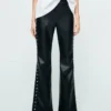 Pantalon en simili cuir clouté Pantalon en simili cuir clouté