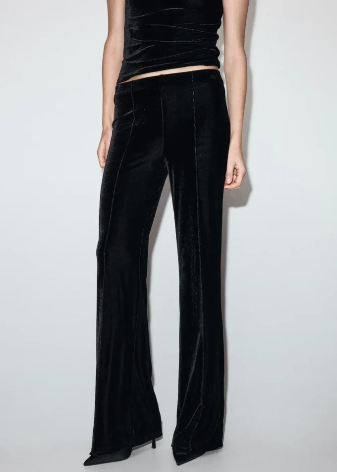 Pantalon en velours avec détails coutures Pantalon en velours avec détails coutures
