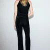 Pantalon en velours avec détails coutures Pantalon en velours avec détails coutures