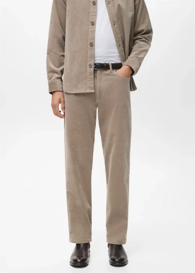 Pantalon en velours côtelé coupe classique Pantalon en velours côtelé coupe classique