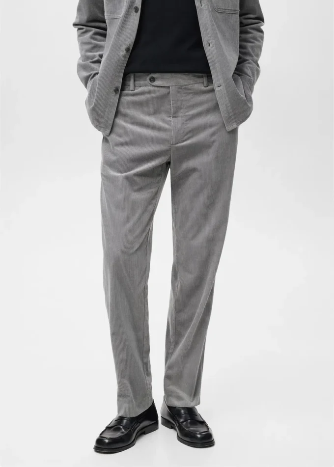 Pantalon en velours côtelé coupe classique Pantalon en velours côtelé coupe classique