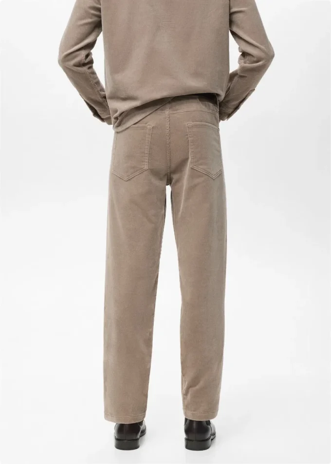 Pantalon en velours côtelé coupe classique Pantalon en velours côtelé coupe classique