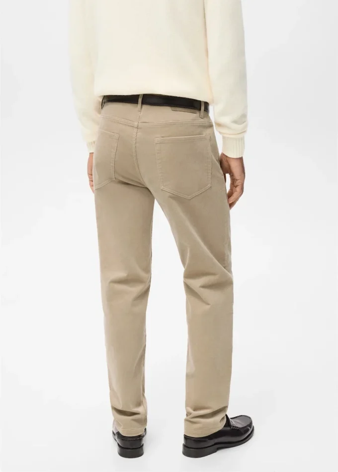 Pantalon en velours côtelé coupe classique Pantalon en velours côtelé coupe classique