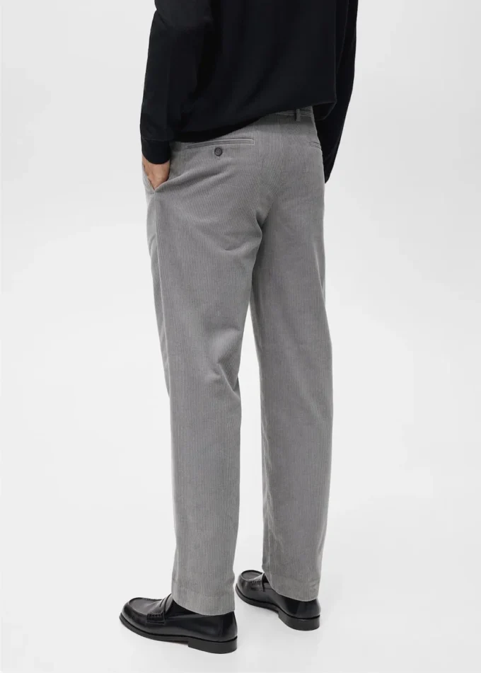 Pantalon en velours côtelé coupe classique Pantalon en velours côtelé coupe classique