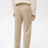 Pantalon en velours côtelé coupe classique Pantalon en velours côtelé coupe classique