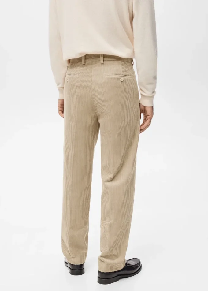 Pantalon en velours côtelé coupe classique Pantalon en velours côtelé coupe classique
