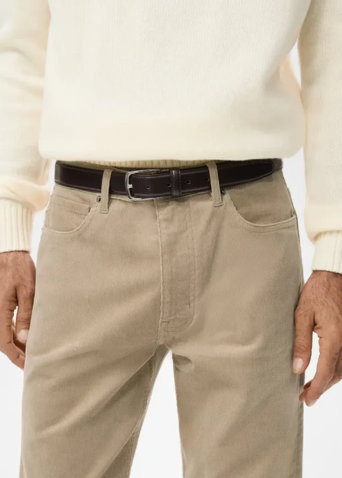 Pantalon en velours côtelé coupe classique Pantalon en velours côtelé coupe classique
