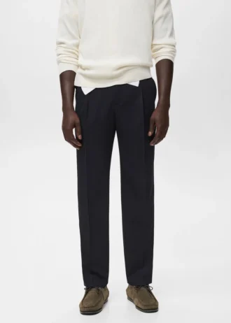 Pantalon fluide à jambes droites et plis