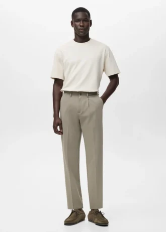 Pantalon fluide à jambes droites et plis