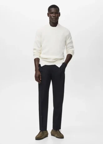 Pantalon fluide à jambes droites et plis
