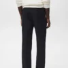 Pantalon fluide à jambes droites et plis Pantalon fluide à jambes droites et plis