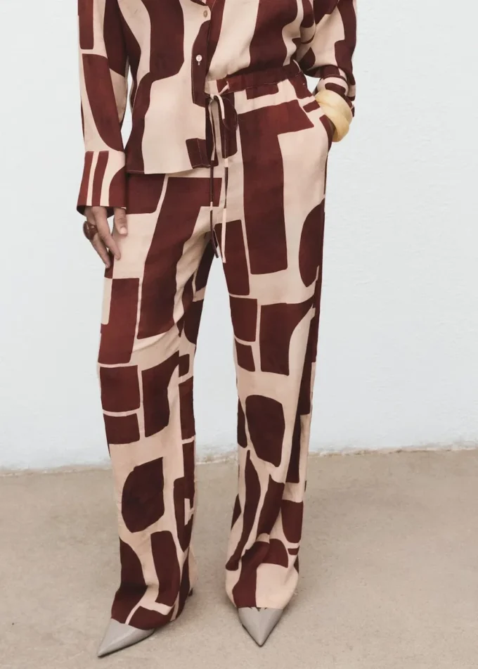 Pantalon fluide à motif géométrique Pantalon fluide à motif géométrique