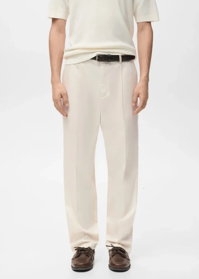 Pantalon fluide à pinces et coupe classique Pantalon fluide à pinces et coupe classique