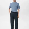 Pantalon fluide à pinces et coupe classique Pantalon fluide à pinces et coupe classique