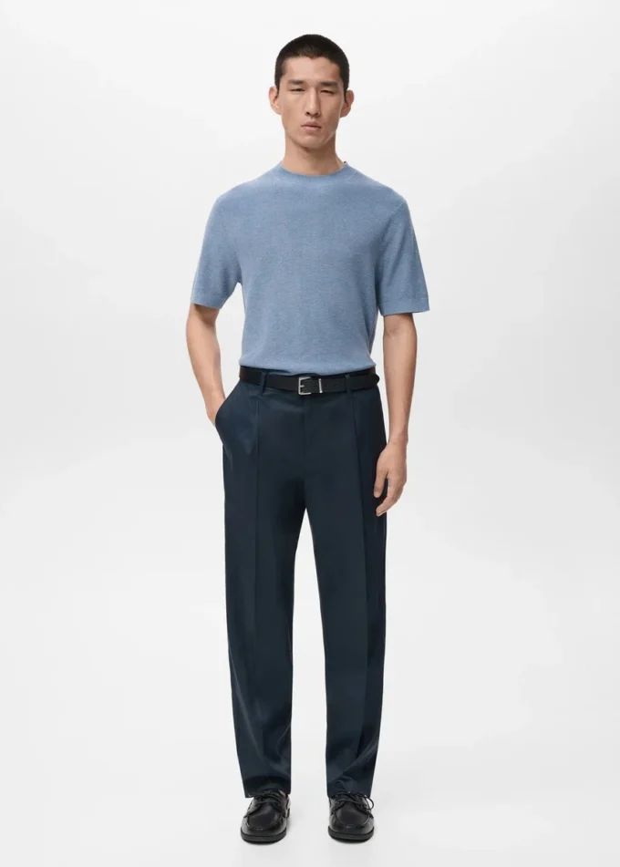Pantalon fluide à pinces et coupe classique Pantalon fluide à pinces et coupe classique