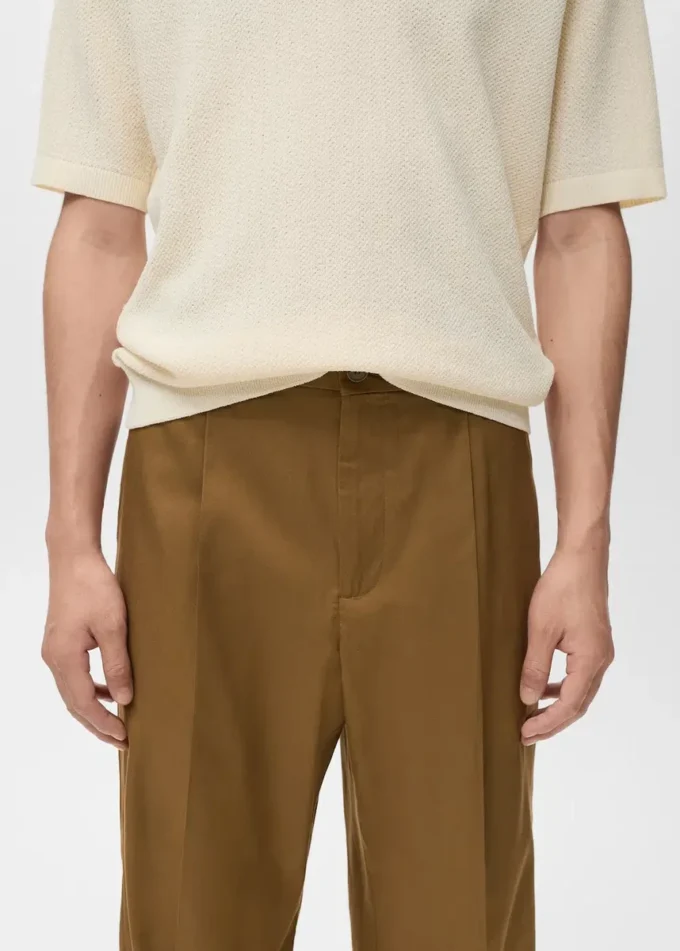 Pantalon fluide à pinces et coupe classique Pantalon fluide à pinces et coupe classique