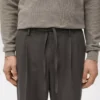 Pantalon à pinces en velours côtelé, coupe classique Pantalon à pinces en velours côtelé, coupe classique