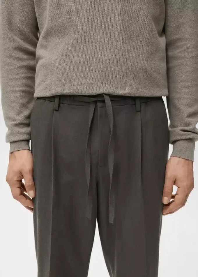 Pantalon à pinces en velours côtelé, coupe classique Pantalon à pinces en velours côtelé, coupe classique