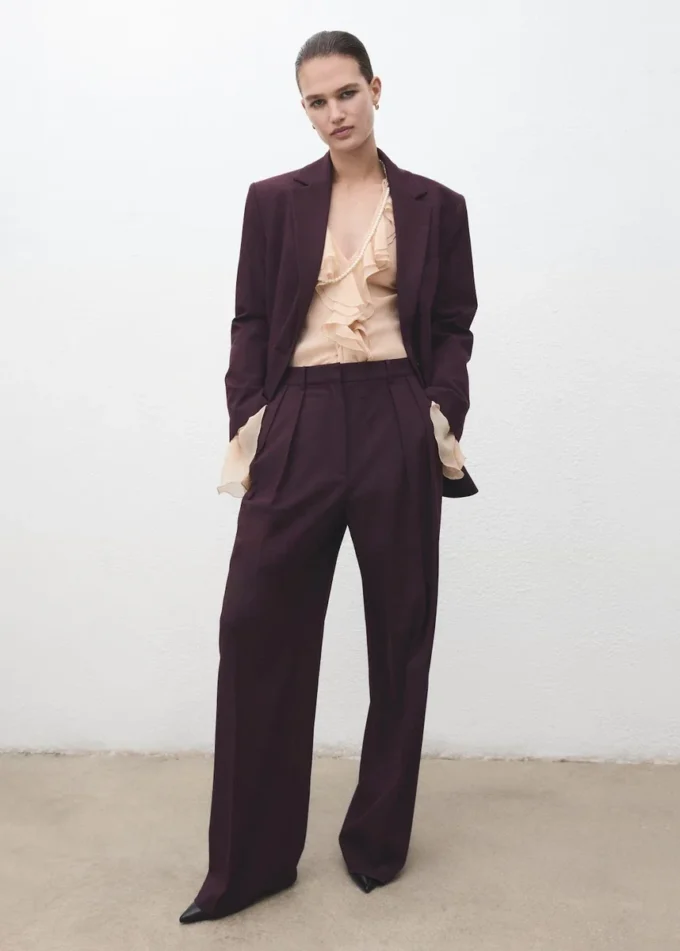 Pantalon à pinces taille mi-haute et jambes larges Pantalon à pinces taille mi-haute et jambes larges