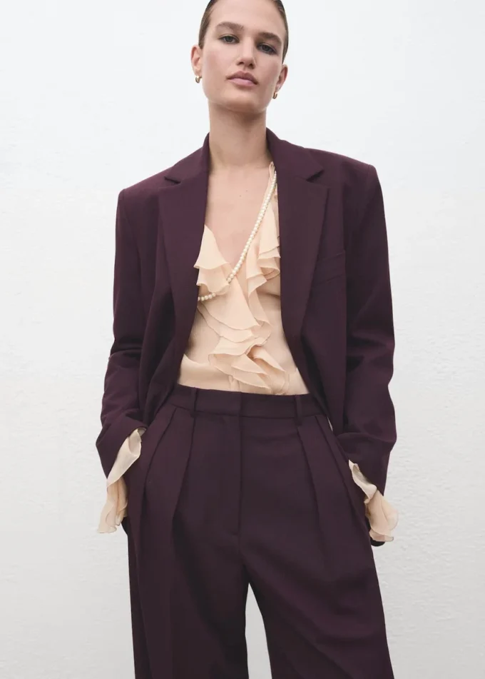 Pantalon à pinces taille mi-haute et jambes larges Pantalon à pinces taille mi-haute et jambes larges