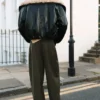 Pantalon à plis avec détail bouton Pantalon à plis avec détail bouton