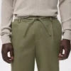 Pantalon slim avec cordon de serrage Pantalon slim avec cordon de serrage