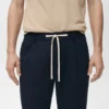 Pantalon slim avec cordon de serrage Pantalon slim avec cordon de serrage