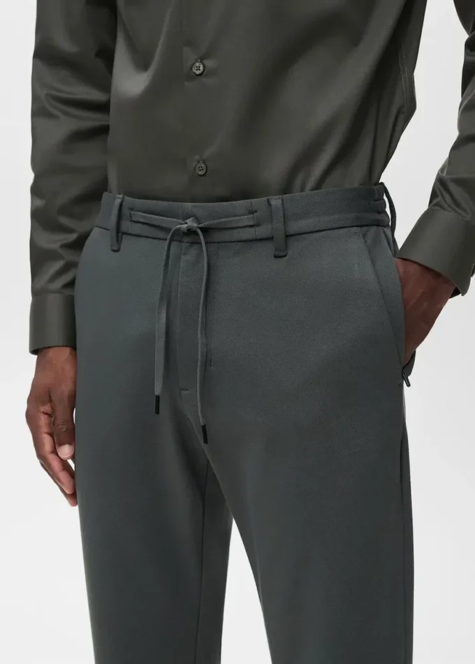 Pantalon slim en tissu extensible avec cordon de serrage