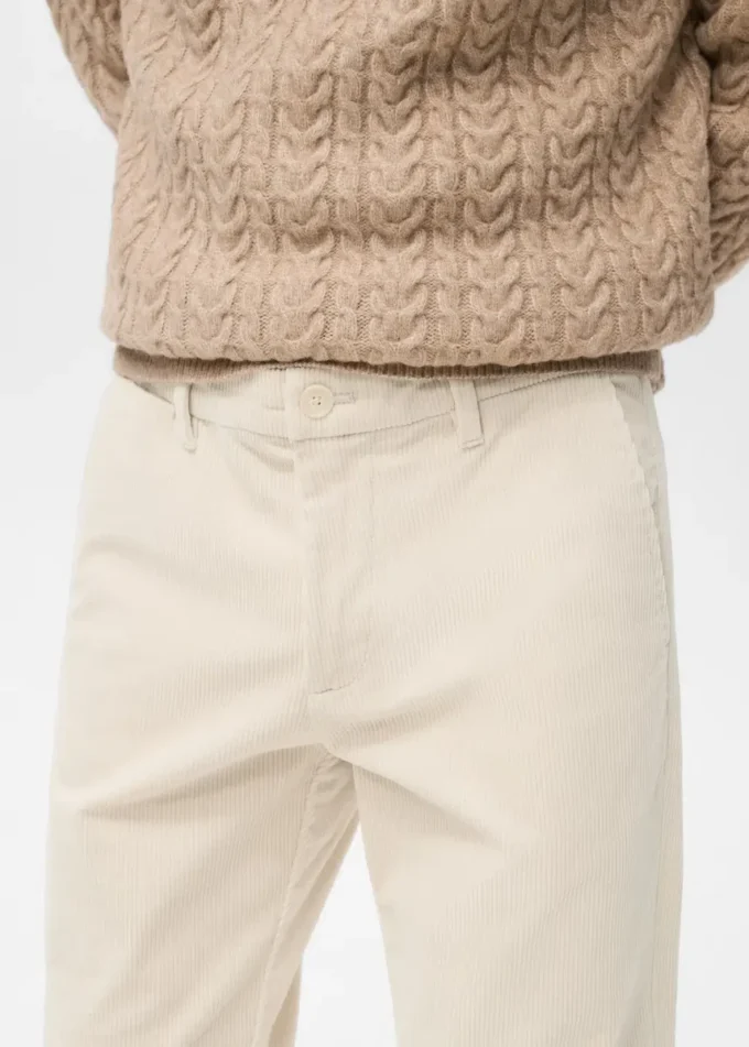 Pantalon slim en velours côtelé Pantalon slim en velours côtelé
