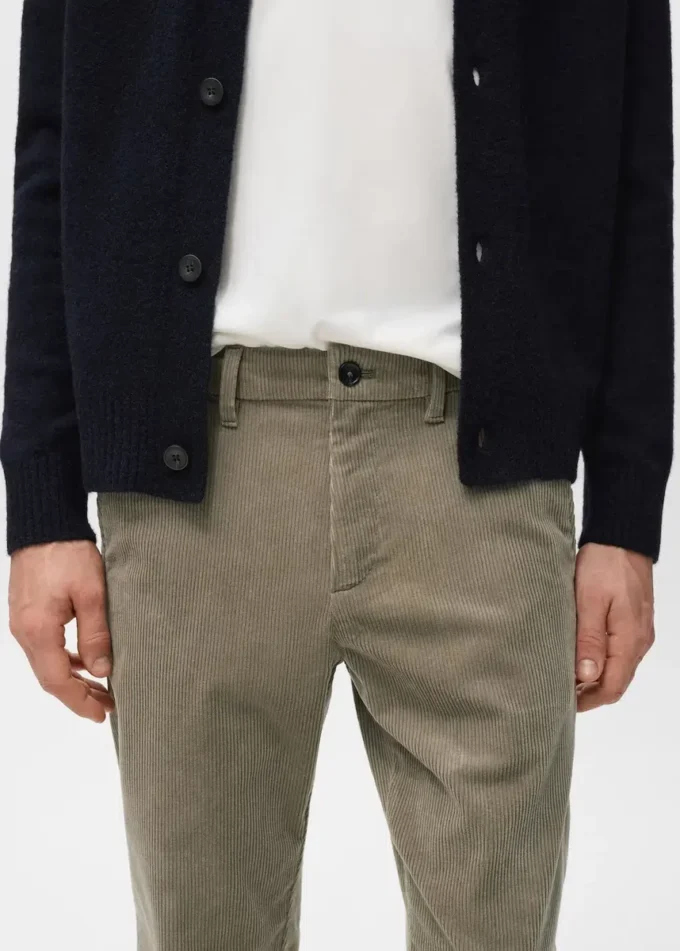 Pantalon slim en velours côtelé Pantalon slim en velours côtelé