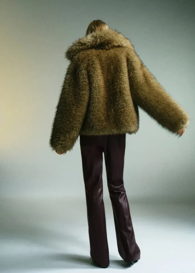 Pantalon évasé en simili cuir Pantalon évasé en simili cuir