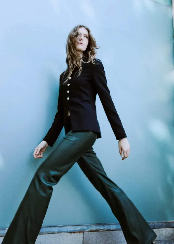 Pantalon évasé en simili cuir Pantalon évasé en simili cuir