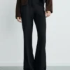 Pantalon évasé taille moyenne Pantalon évasé taille moyenne