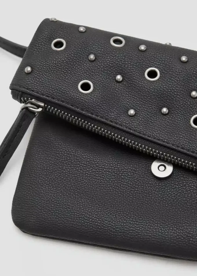 Pochette cloutée Pochette cloutée