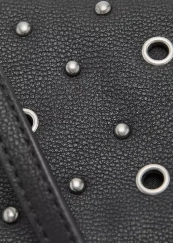 Pochette cloutée Pochette cloutée