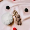 Porte-clés ours en peluche avec pompon