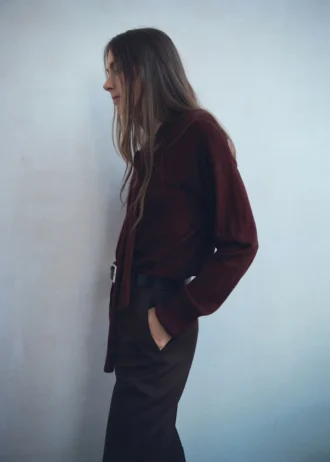 Pull à col en V avec écharpe