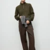Pull à col roulé et boutons