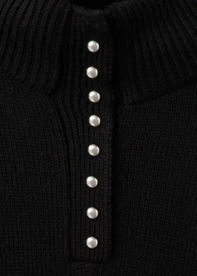 Pull à col roulé et boutons