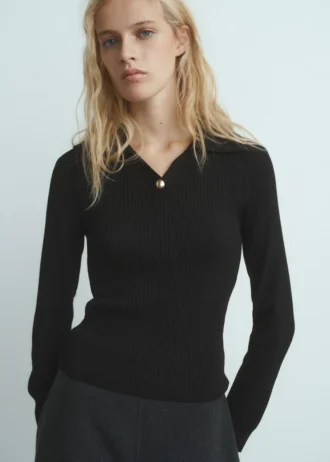 Pull côtelé avec bouton bijou
