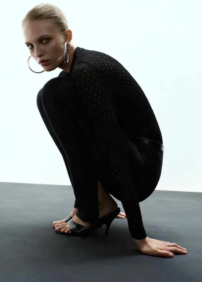Pull en maille ajourée avec fermeture à perles