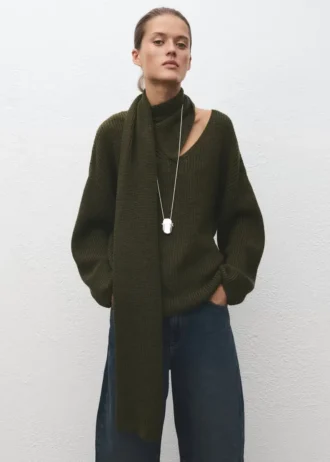 Pull en maille avec écharpe