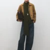 Pull en maille avec écharpe Pull en maille avec écharpe