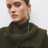 Pull en maille avec écharpe Pull en maille avec écharpe