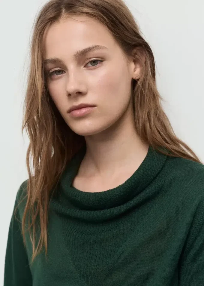 Pull en maille avec encolure drapée