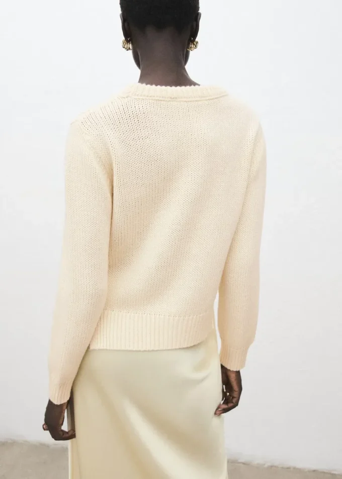 Pull en maille avec fentes à nouer