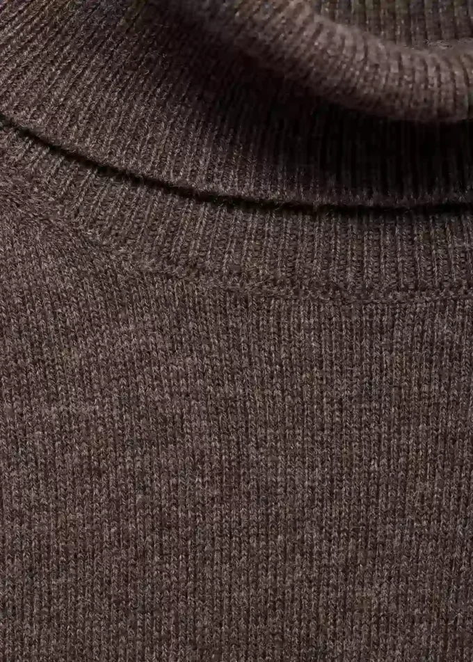 Pull en maille à col roulé