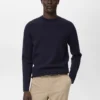 Pull en maille moyenne, coupe classique Pull en maille moyenne, coupe classique